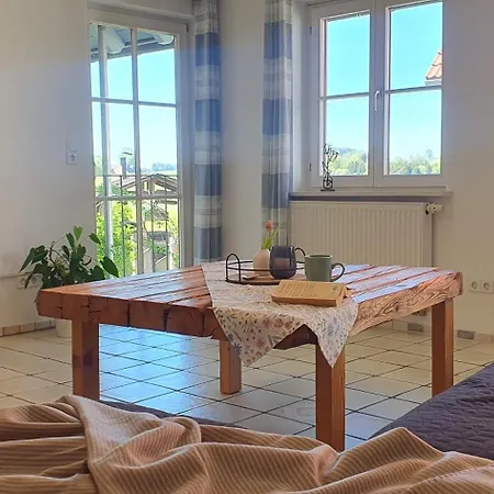 아파트 145 Qm Beckenhoelzle In Ruhiger Lage Mit Garten Und 3 Schlafzimmern