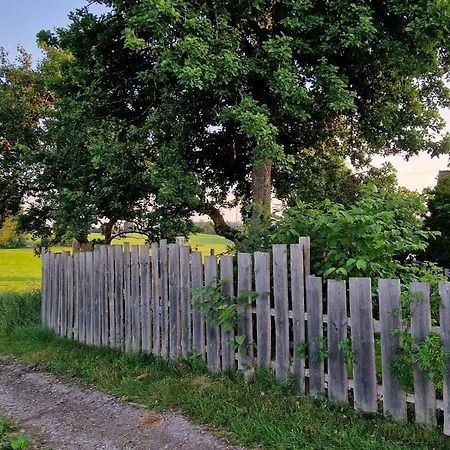 145 Qm Beckenhoelzle In Ruhiger Lage Mit Garten Und 3 Schlafzimmern 아파트 *