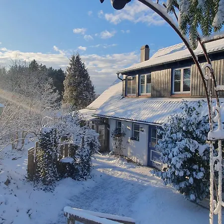 145 Qm Beckenhoelzle In Ruhiger Lage Mit Garten Und 3 Schlafzimmern 아파트 *